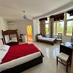 Hotel Unico *